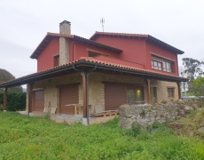 Reforma y ampliación de vivienda unifamiliar en La Manjoya, Oviedo.